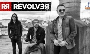 Revolver en concierto